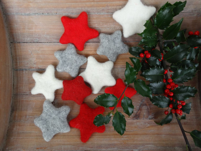 Bunte gefilzte Sterne