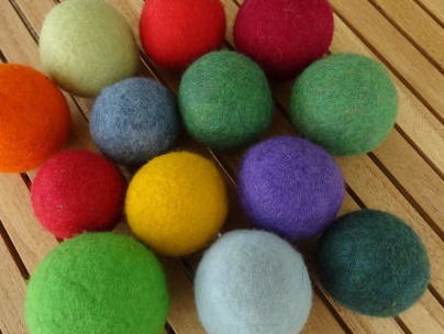 Bunte Filzbälle
