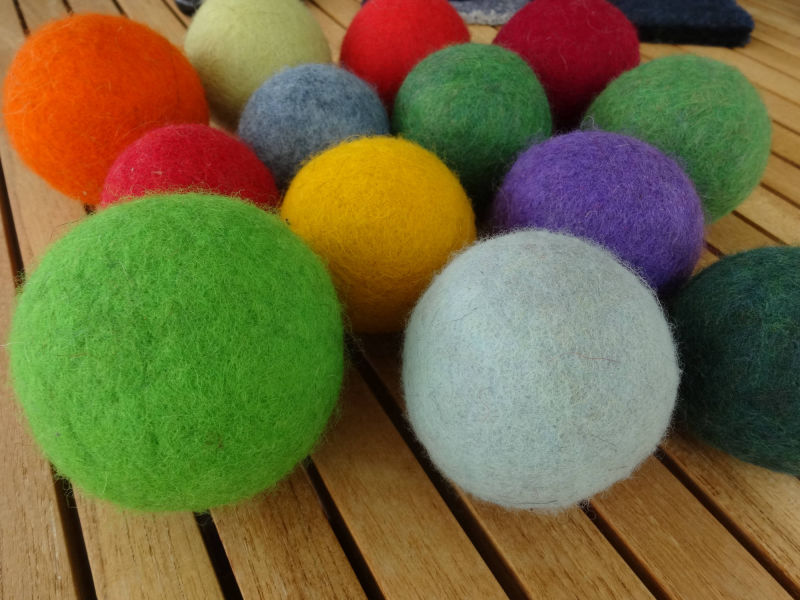 Bunte Filzbälle