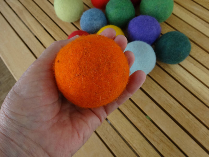 Bunte Filzbälle